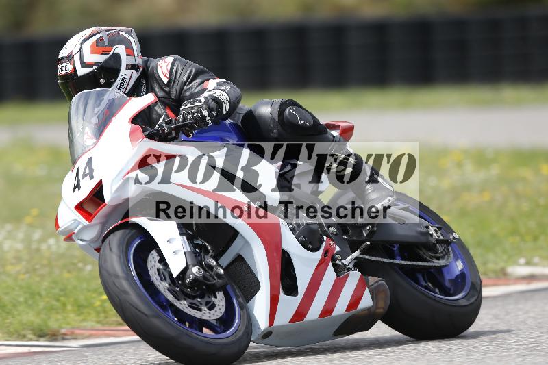 /37 28.07.2025 Dunlop Ride und Test Day ADR/Trackday Erfahren gelb Trackday schnell  rot/44